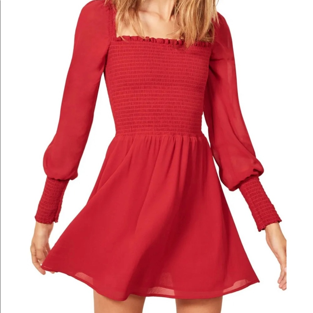 Reformation size S red dress. Great condition, worn a few times. Superflattering